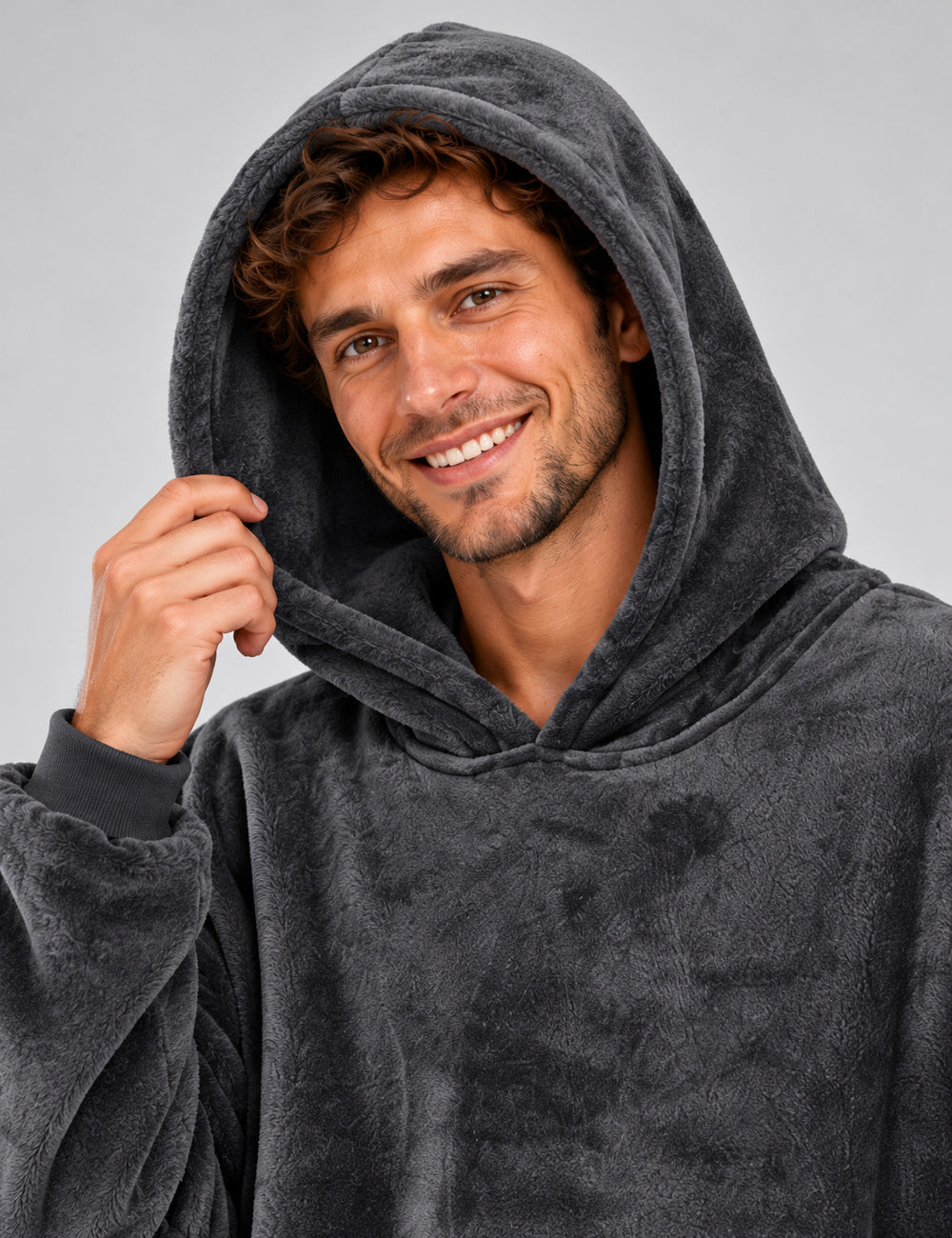Gros plan de la capuche grise du Pull Sweat Plaid Homme