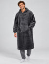 Sweat pull plaid homme gris foncé porté en studio, coupe longue et poche avant visibles
