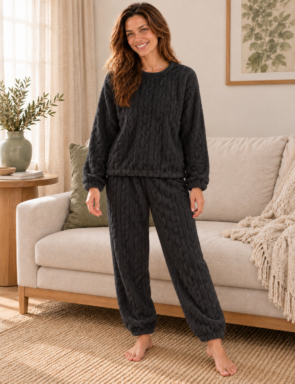 Pyjama polaire femme Odette noir porté debout de face